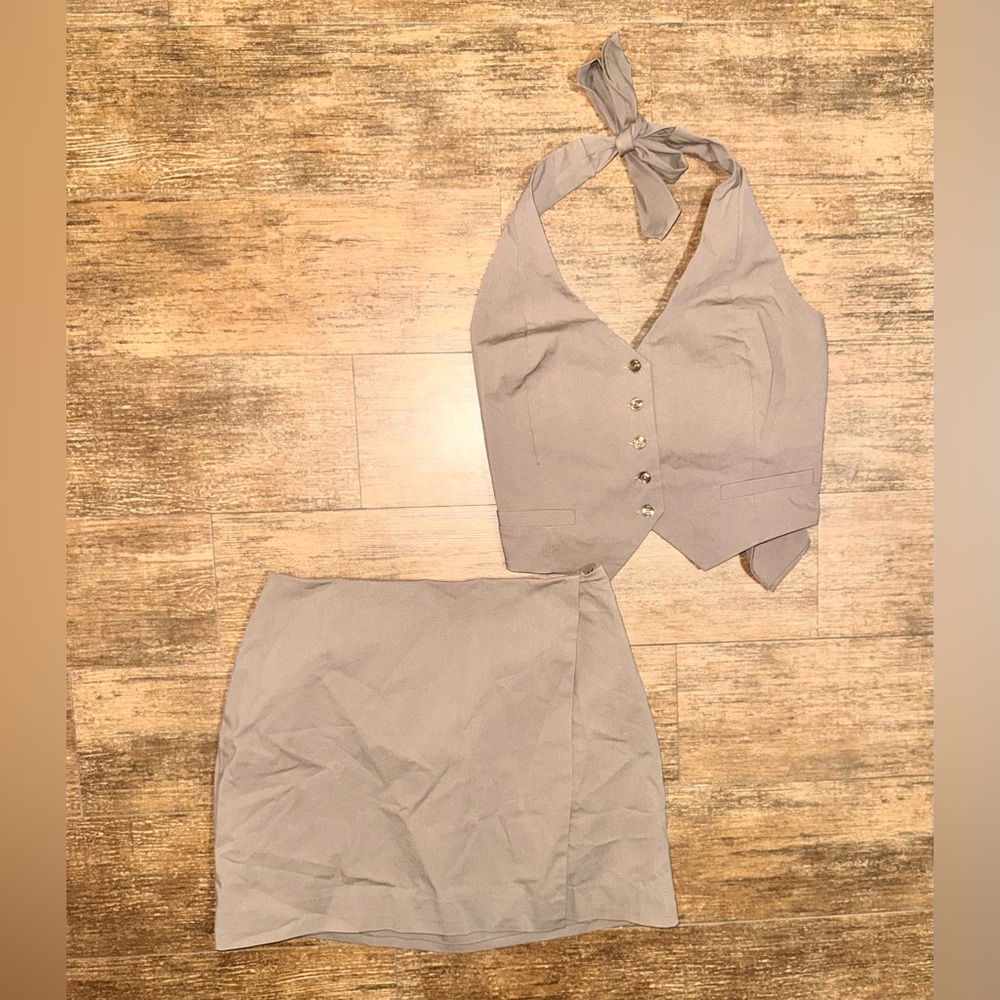 Good American Khaki Skirt Set